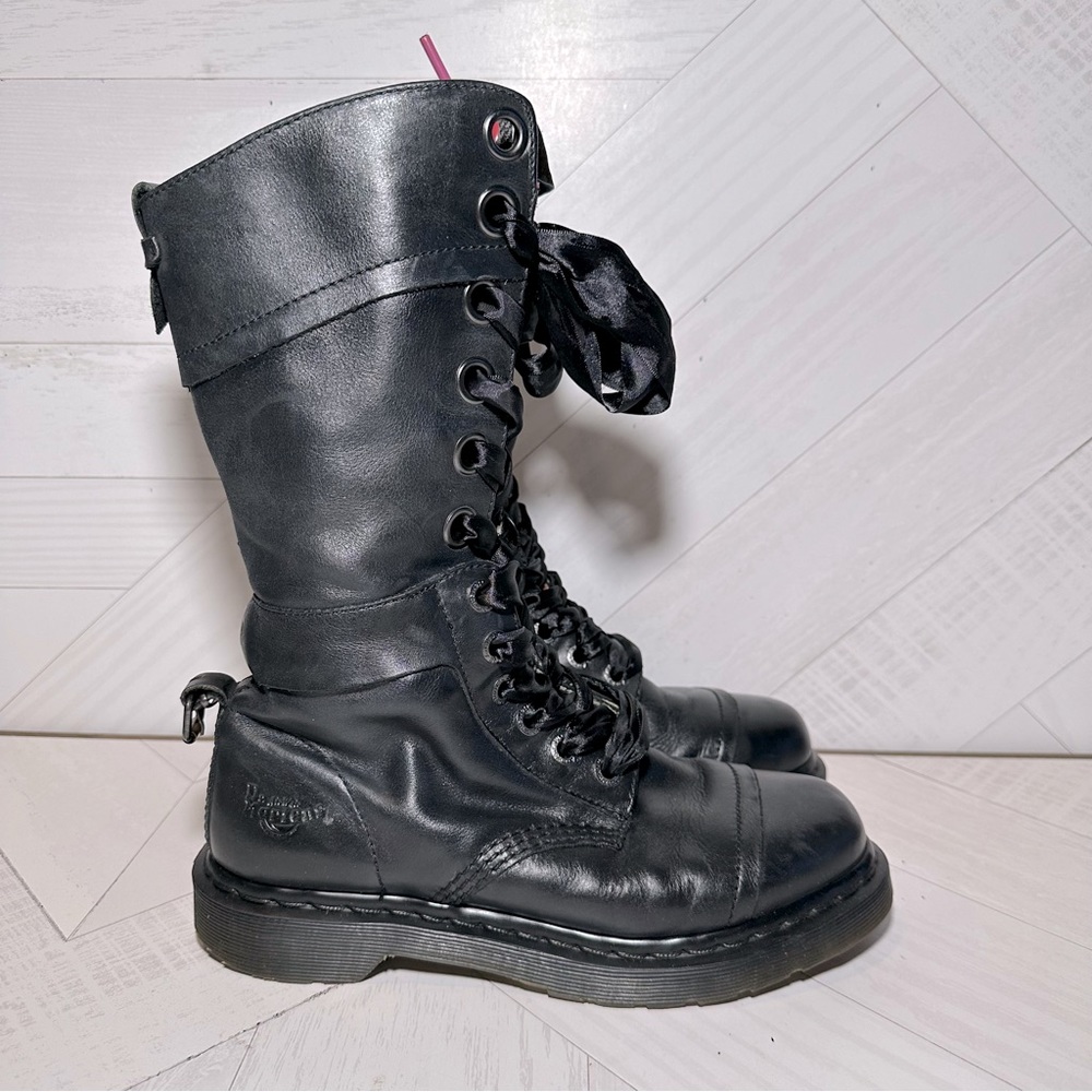 DR DOC MARTENS Triumph Fold Over Boots Plaid Lined 12107 W's 8 US L RARE